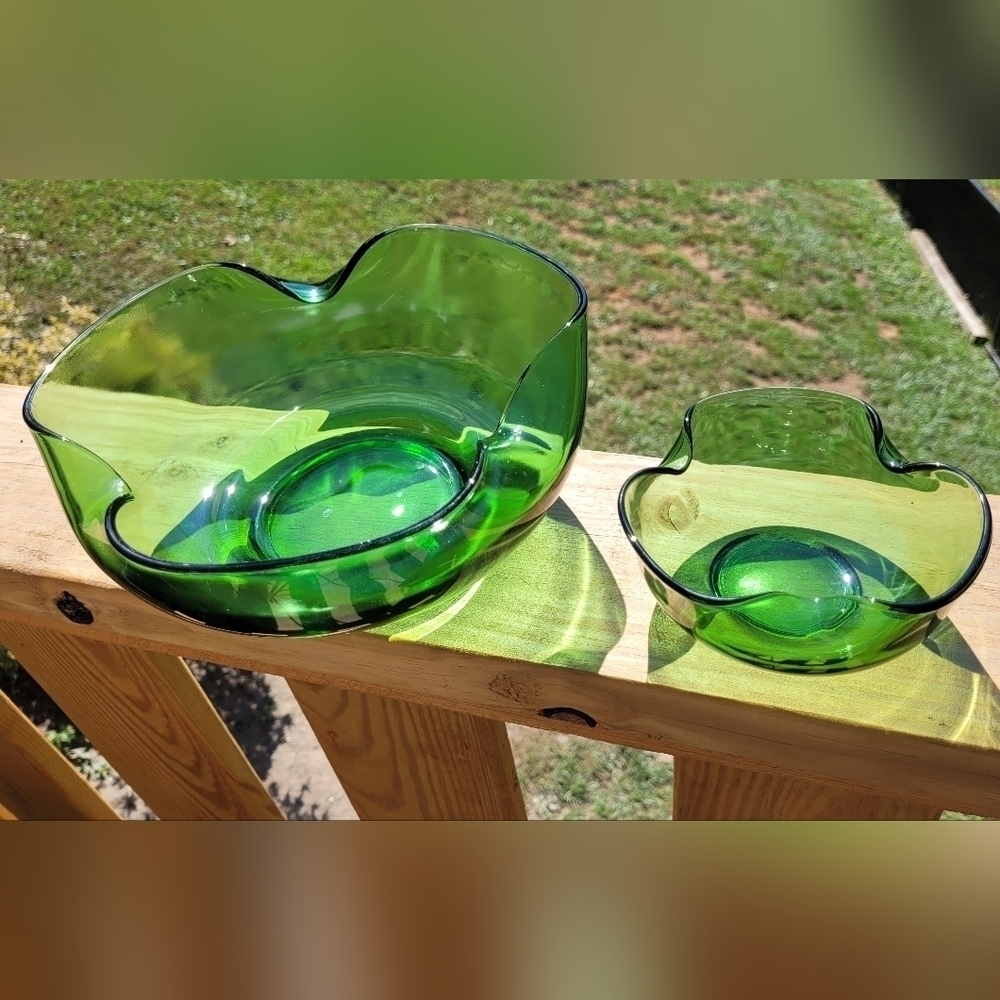 Vintage Green Glass Wavy Chip & Dip‎ Bowl Serving Set EUC ~ Unique Gift Idea